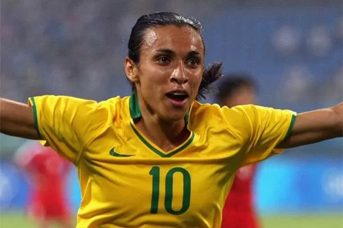 VIDEO – Prodezze al femminile: ecco Marta Vieira da Silva, la Regina del calcio