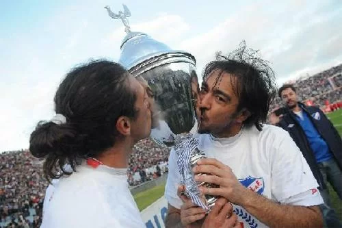 VIDEO – Seconda giovinezza per Recoba: segna e regala il titolo al suo Nacional