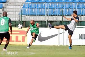 20072012 - 14 - Inter allenamento Sneijder Zanetti