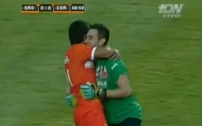 VIDEO – Messico: il portiere si trasforma in goleador e mette a segno la punizione perfetta