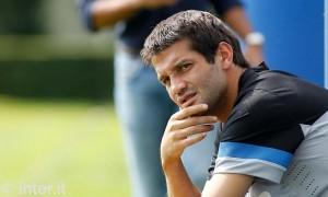 Chivu infortunio perplesso