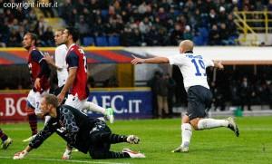 Bologna-Inter 12 esultanza gol Cambiasso