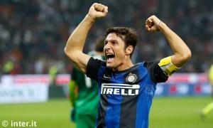 Zanetti esultanza derby Milan-Inter