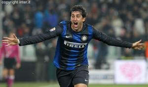 Milito Juventus-Inter esultanza