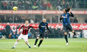 Schelotto gol derby Inter-Milan