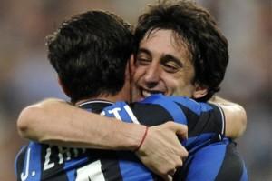 Zanetti Milito abbraccio