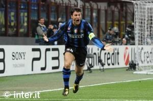 Inter-Tottenham gol Zanetti 2010