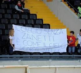Udine striscione Zanetti  (2)