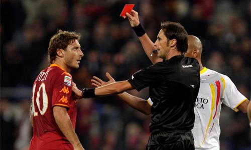 Francesco Totti espulsione cartellino rosso