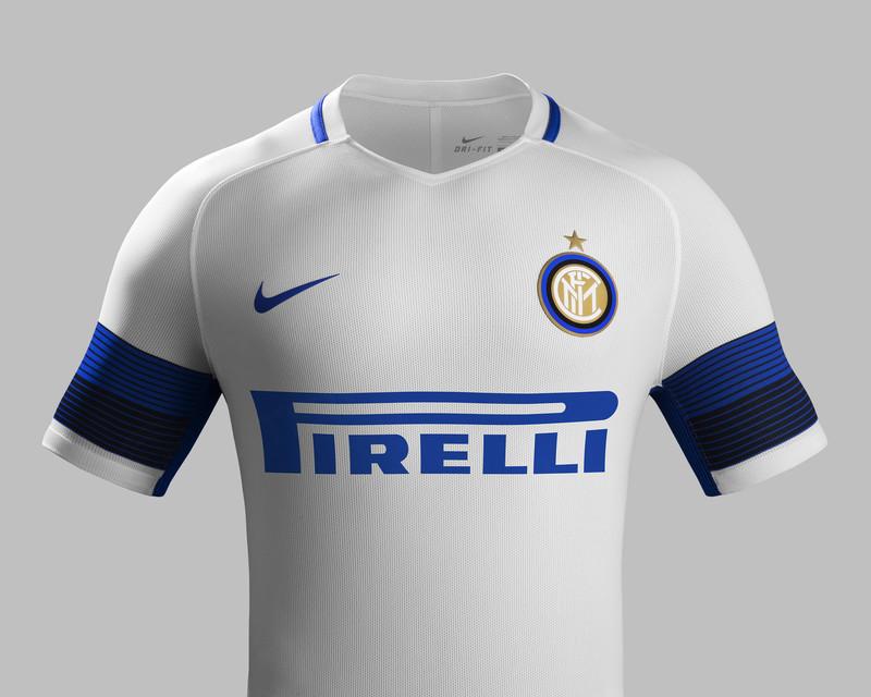 inter away 2