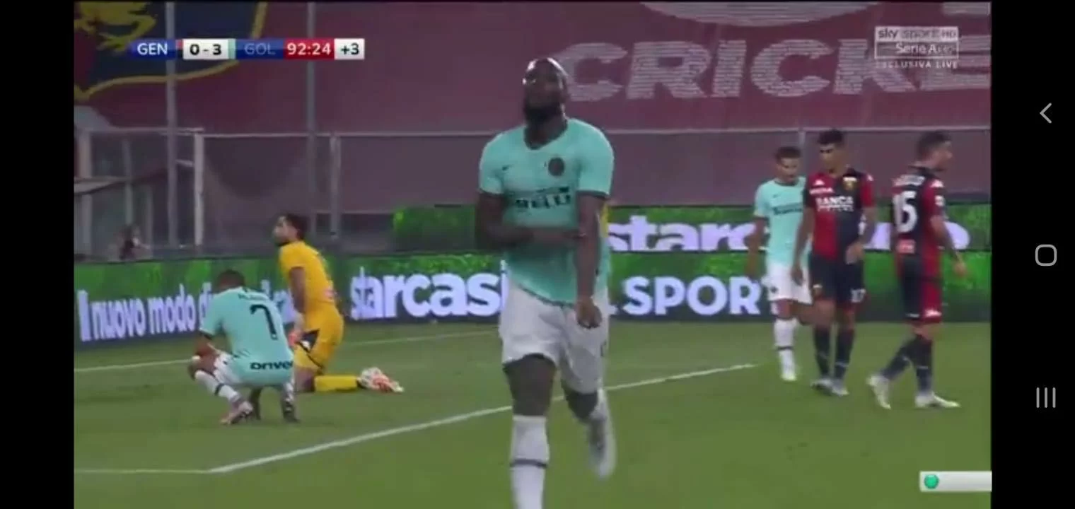 Lukaku come Eto’o: esultanza contro il razzismo dopo il 3-0 al Genoa