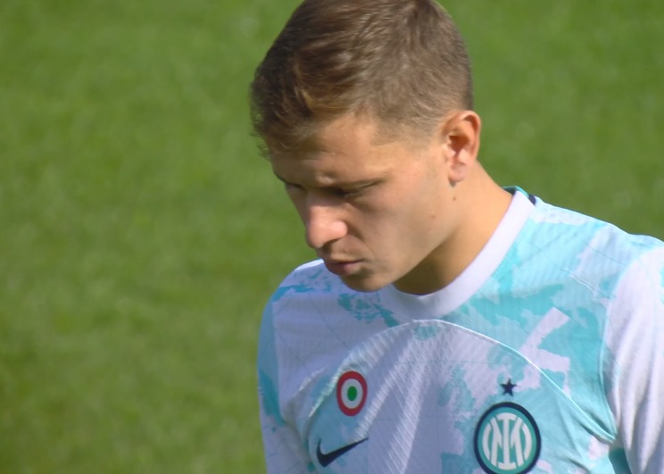 Barella in campo durante Bologna-Inter