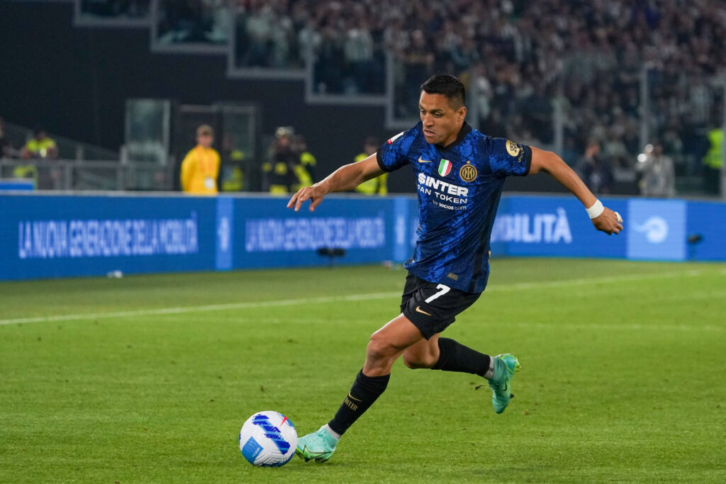 Sanchez in azione con la maglia dell'Inter
