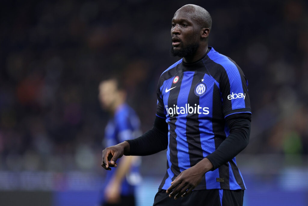 Lukaku in campo a San Siro durante Inter-Udinese