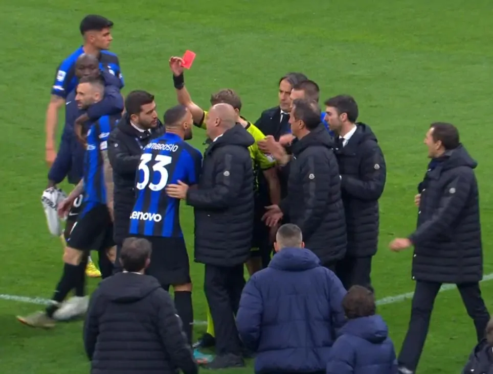 D’Ambrosio e Paredes espulsi durante Inter-Juve: decisione a sorpresa del Giudice Sportivo