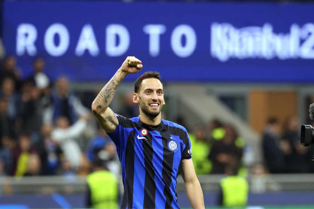 Calhanoglu via dall'Inter nonostante il rinnovo