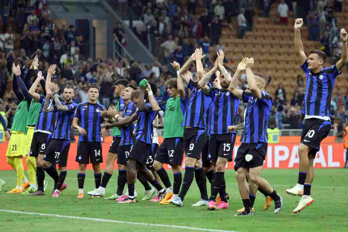 Giocatori dell'Inter, che domani sarà accolta dall'entusiasmo dei suoi tifosi.