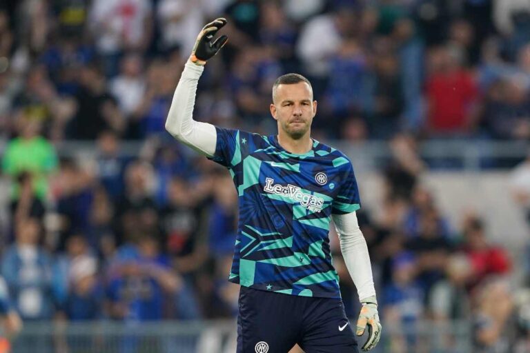 Samir Handanović attende la Lazio oppure inizierà a fare l'allenatore