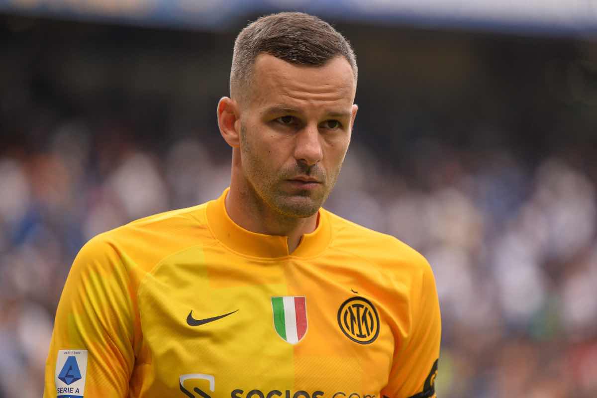 L'ex Inter Handanovic pronto al clamoroso ritorno: offerto alla Lazio