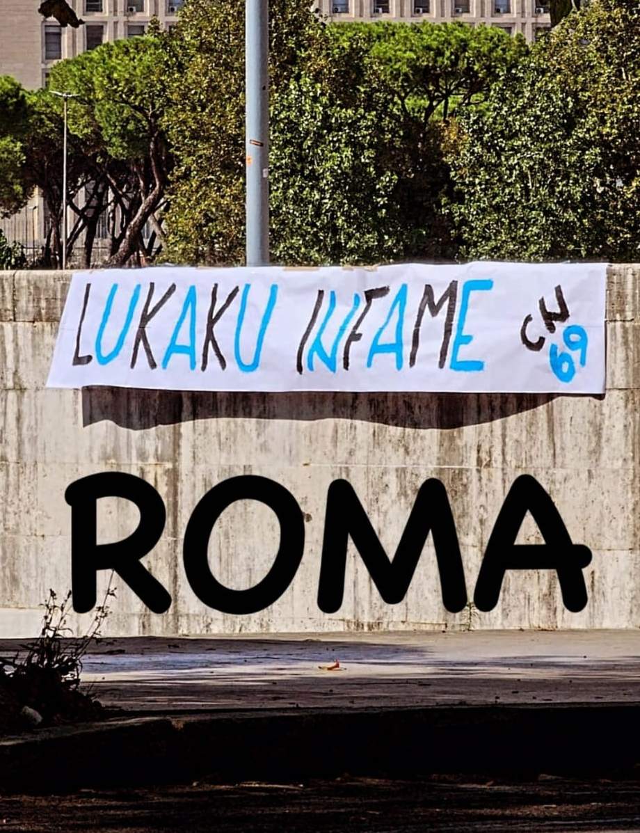 Lukaku di nuovo nella bufera: spunta uno striscione nerazzurro a Roma!