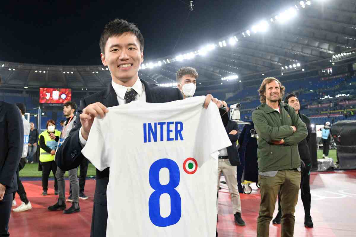 Inter, offerta a Zhang per cessione