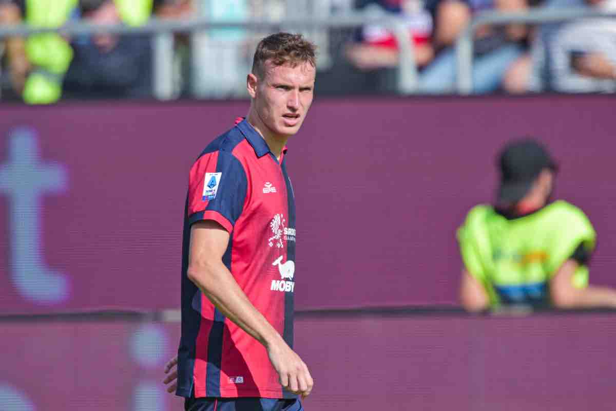 Inter-Cagliari, il tecnico lo sostituisce: giocatore incredulo