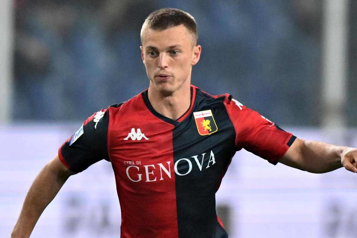 Il Napoli vuole soffiarlo all'Inter