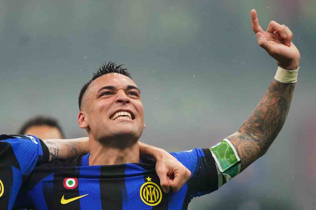 Lautaro firma il rinnovo con l'Inter