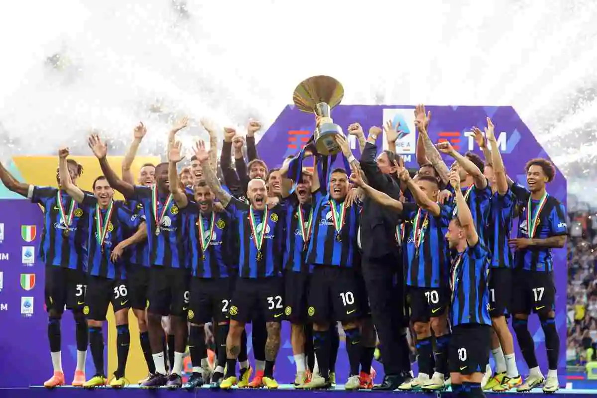 L'Inter copia il Napoli sullo Scudetto