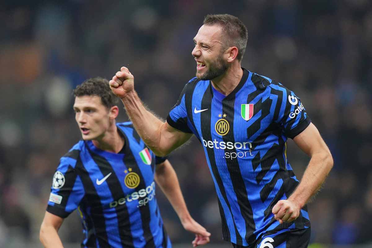De Vrij nel mirino del Napoli