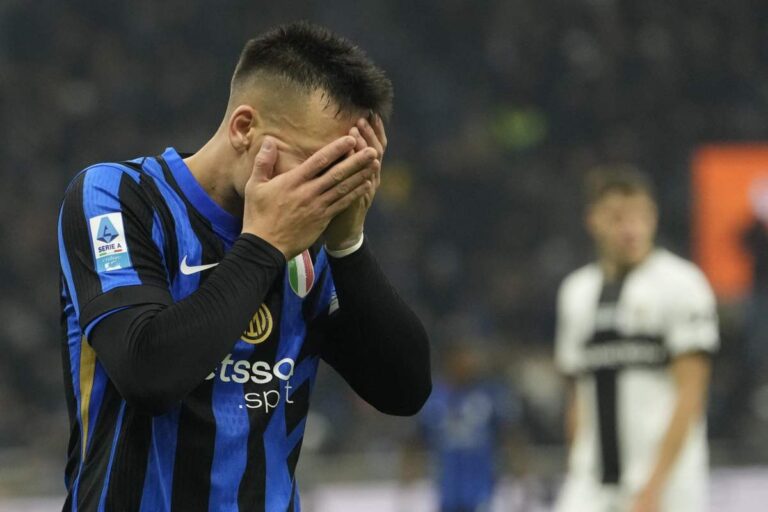 Lautaro Martinez triste