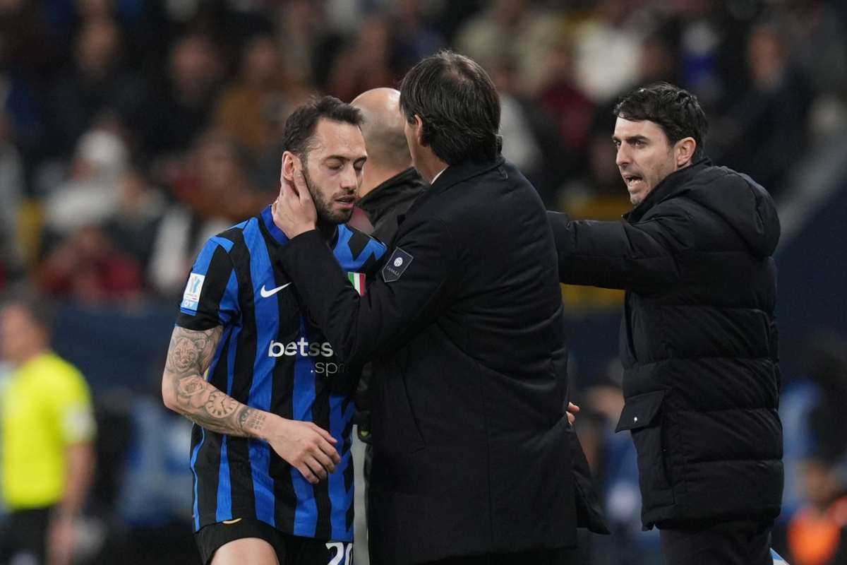 Calhanoglu in campo con Inzaghi