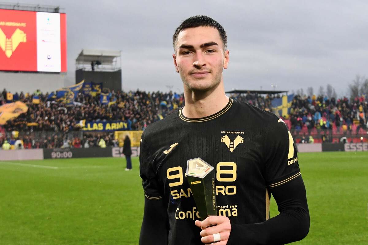 Colpo dall'Hellas Verona