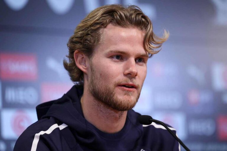 Morten Hjulmand in conferenza stampa