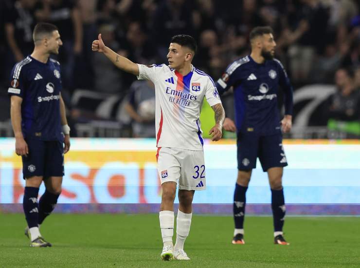 Almada con la maglia del Lione