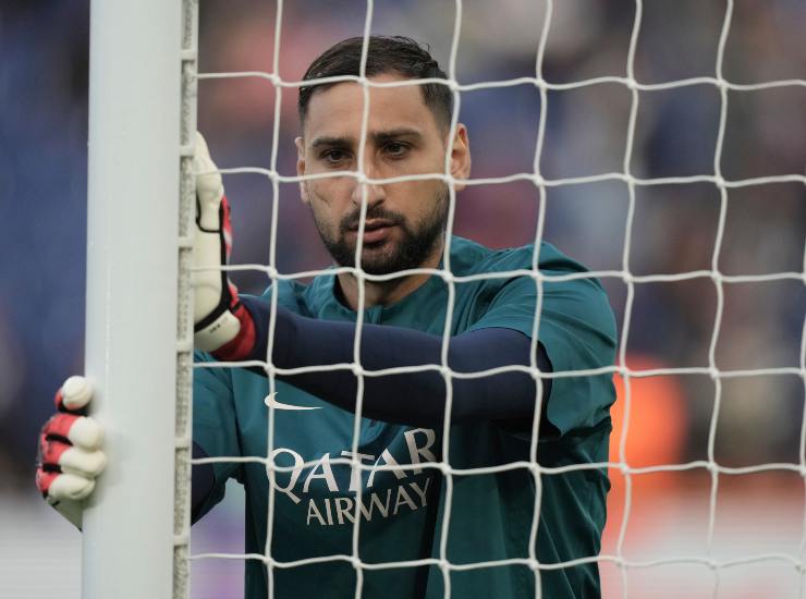 Donnarumma durante un riscaldamento