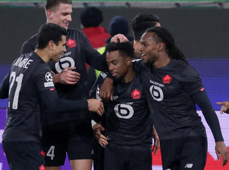 Angel Gomes esulta con un compagno