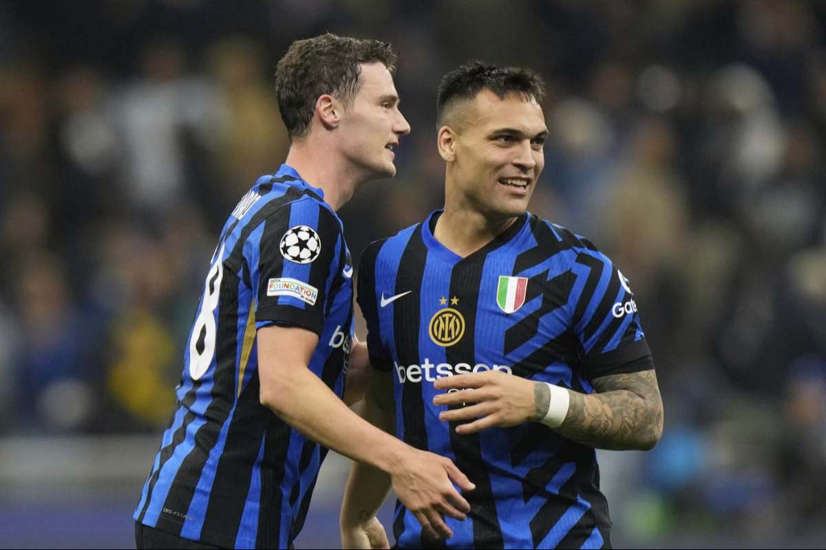 Lautaro e Pavard esultano