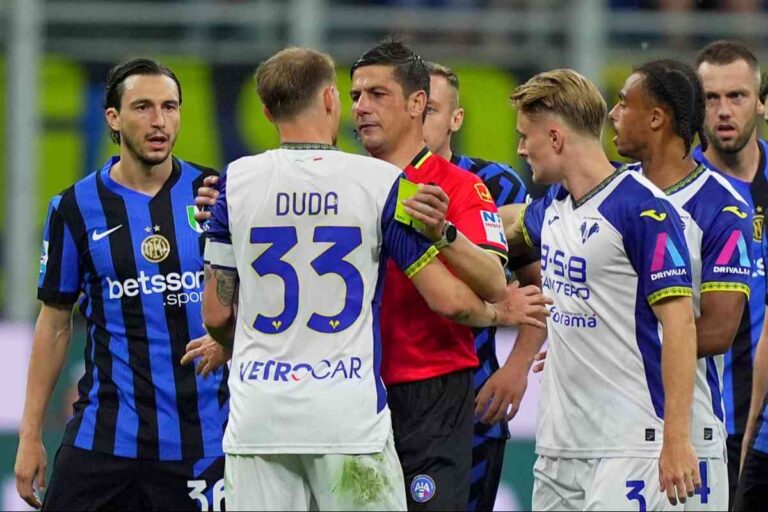 Manganiello a colloquio con i giocatori