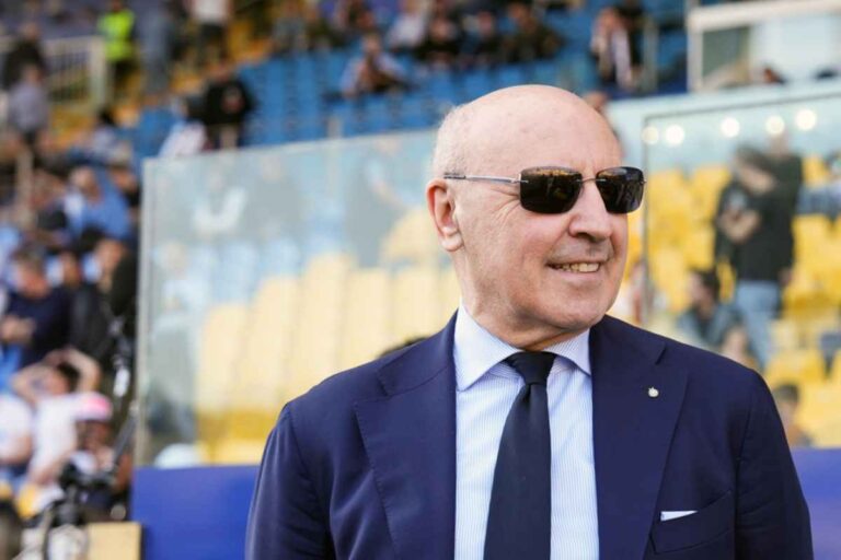 Beppe Marotta sorridente