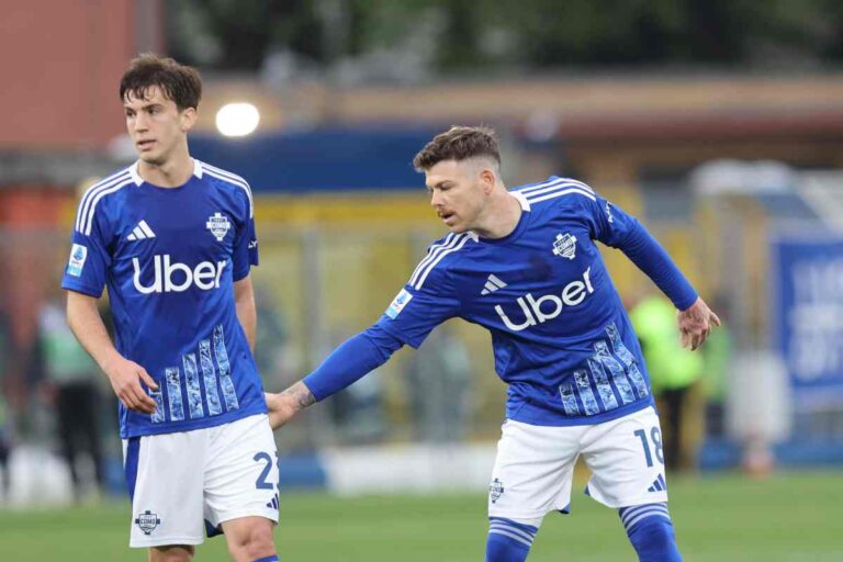Perrone insieme ad un compagno