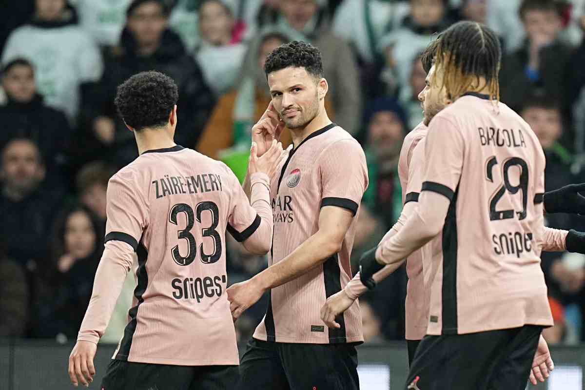 Ramos esulta con i compagni