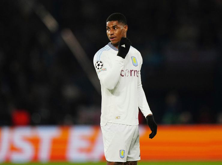 Rashford con la maglia dell'Aston Villa
