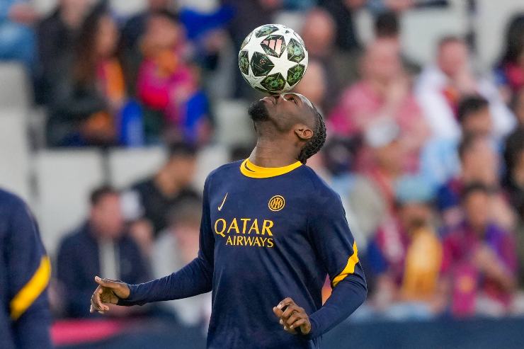 Thuram nel riscaldamento