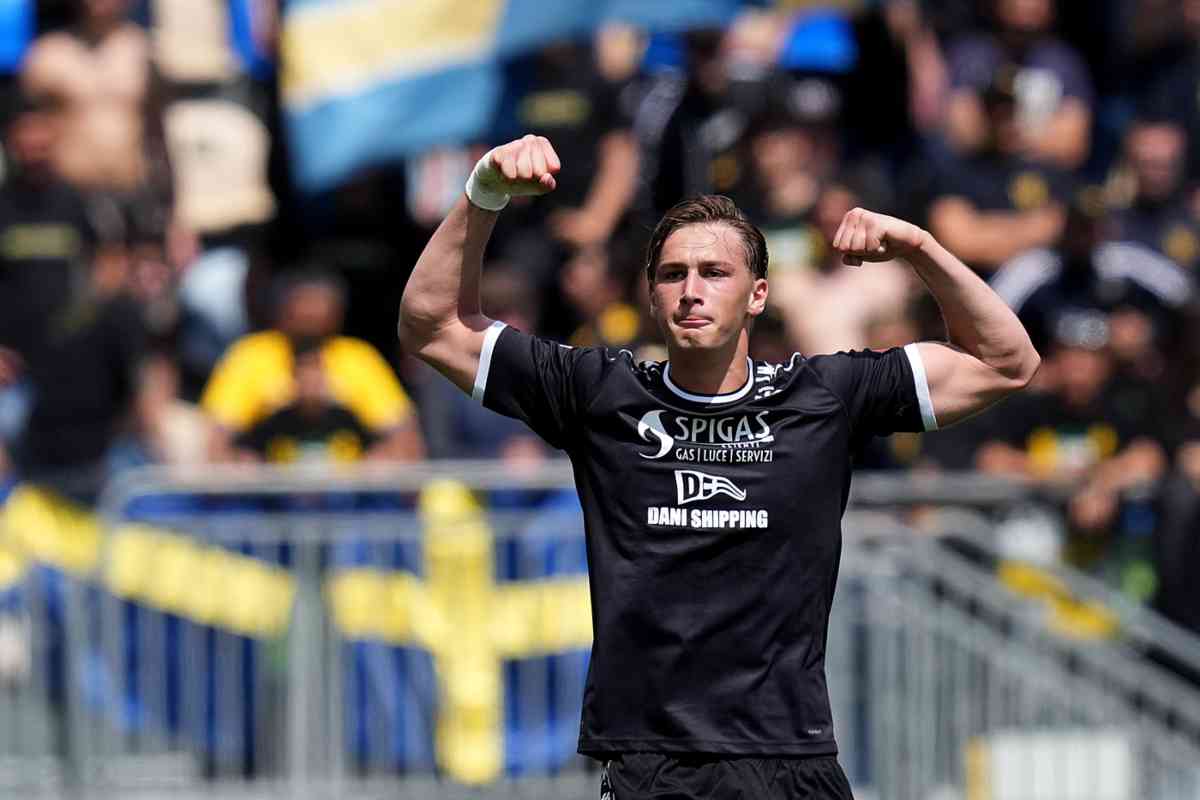 Esposito esulta con lo Spezia