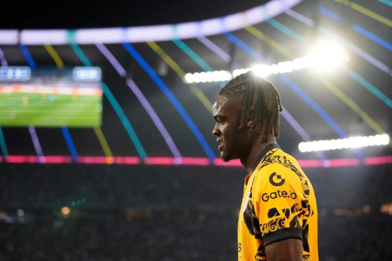 Bisseck indolenzito lascia il campo
