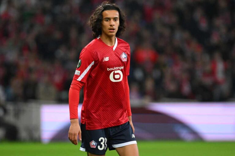 Bouaddi durante una partita