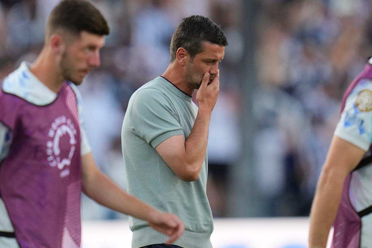 Chivu serio