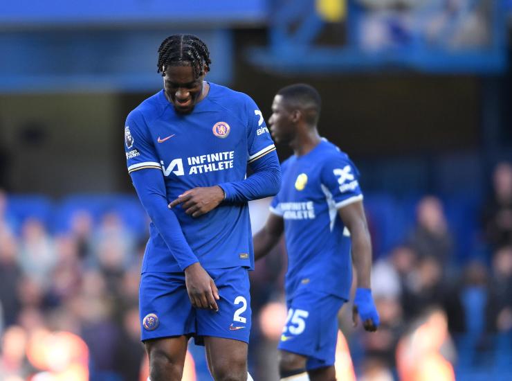Disasi con la maglia del Chelsea
