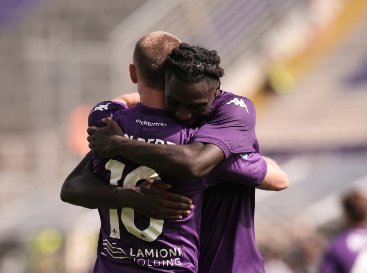 Gudmundsson abbraccia Kean